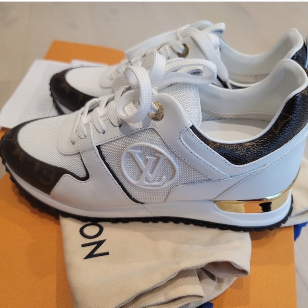 Louis Vuitton Run Way Sneaker size 36.5
